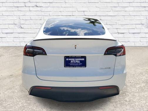 Pearl White Multi-Coat 2023 Tesla Model Y Performance Dual Motor All-Wheel Drive