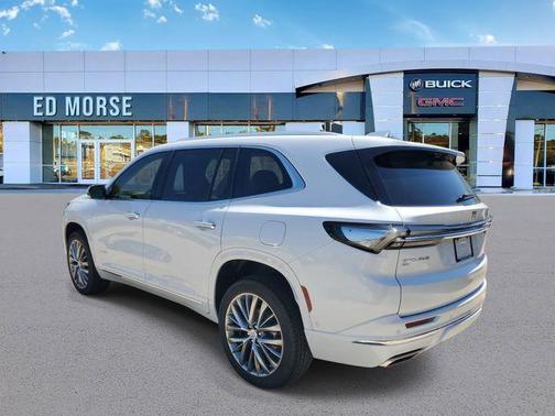 iridescent white tricoat 2026 Buick Enclave Avenir FWD