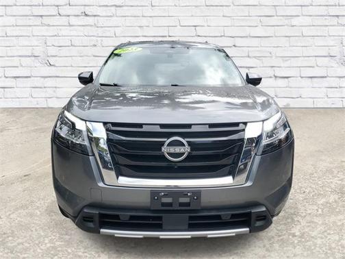 2023 Nissan Pathfinder Platinum FWD