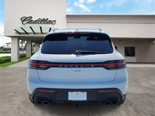 2023 Porsche Macan Base