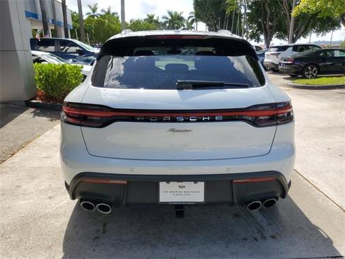 2023 Porsche Macan Base