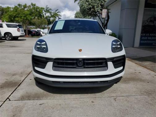 2023 Porsche Macan Base