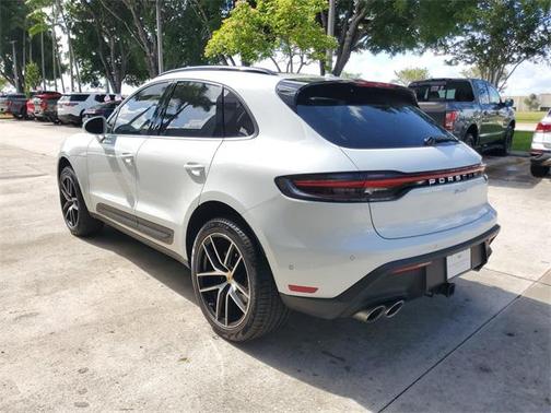 2023 Porsche Macan Base