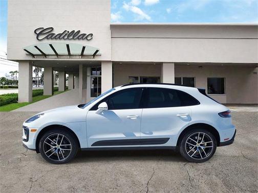 2023 Porsche Macan Base