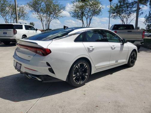 Glacial White Pearl 2024 Kia K5 GT-Line