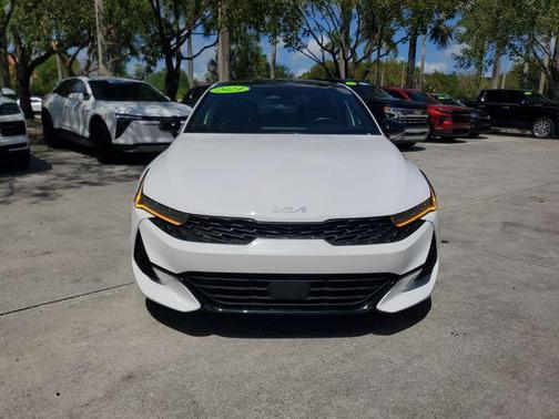 Glacial White Pearl 2024 Kia K5 GT-Line