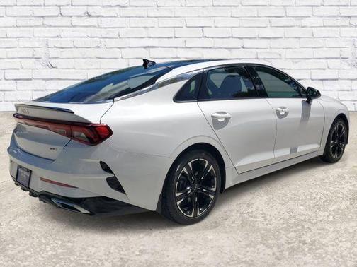 Glacial White Pearl 2024 Kia K5 GT-Line