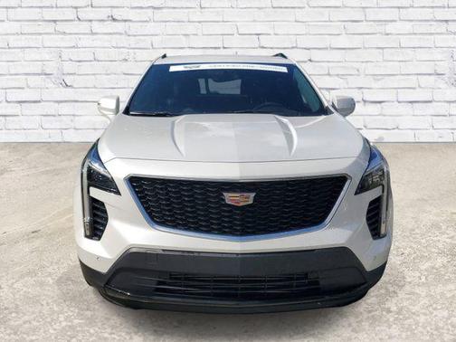 Crystal White Tricoat 2023 Cadillac XT4 Sport