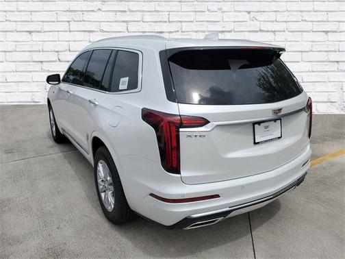 2025 Cadillac XT6 Luxury FWD