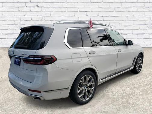 2024 BMW X7 xDrive40i