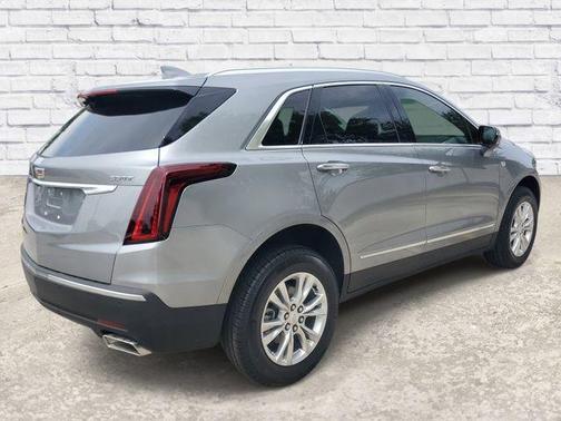 Argent Silver Metallic 2026 Cadillac XT5 Luxury