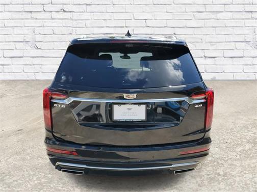2022 Cadillac XT6 Premium Luxury FWD