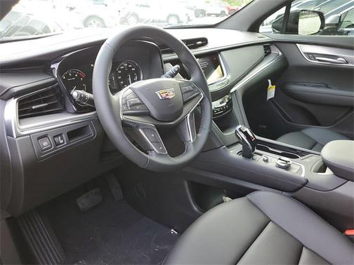 2025 Cadillac XT5 Luxury