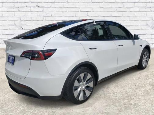 2024 Tesla Model Y Standard Range