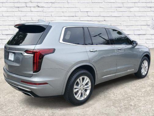 Argent Silver Metallic 2024 Cadillac XT6 Luxury FWD