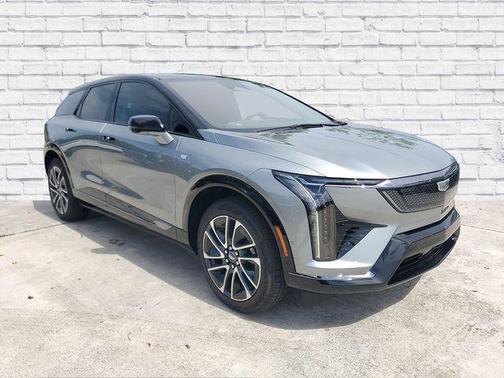 Argent Silver Metallic 2026 Cadillac OPTIQ Sport