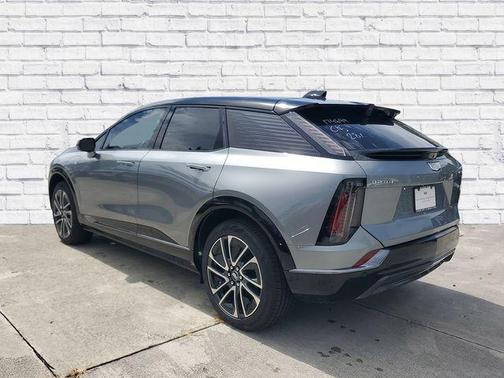 Argent Silver Metallic 2026 Cadillac OPTIQ Sport
