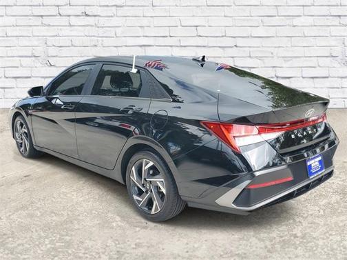 2025 Hyundai ELANTRA SEL