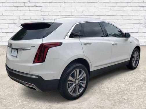 Crystal White Tricoat 2024 Cadillac XT5 Premium Luxury