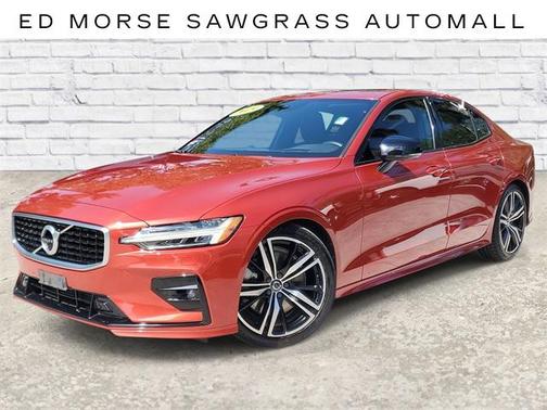 2019 Volvo S60 T6 R-Design