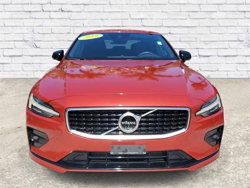 2019 Volvo S60 T6 R-Design