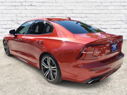 2019 Volvo S60 T6 R-Design
