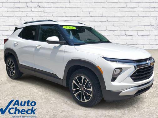 Summit White 2025 Chevrolet Trailblazer LT