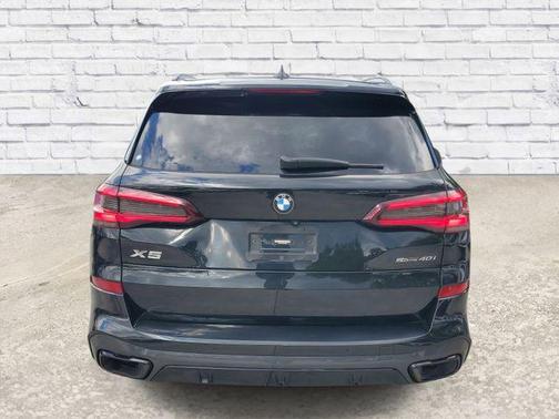 Black Sapphire Metallic 2022 BMW X5 sDrive40i