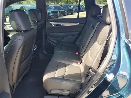 2025 Cadillac XT6 Luxury FWD
