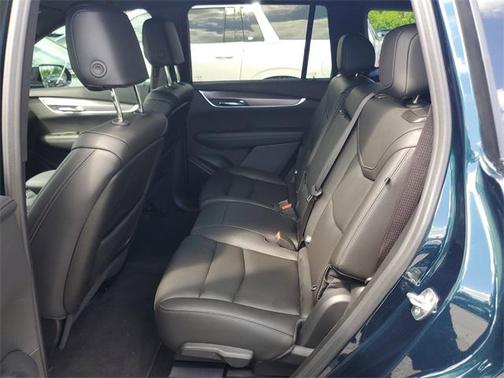 2025 Cadillac XT6 Luxury FWD