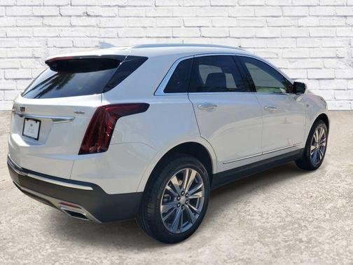 Crystal White Tricoat 2024 Cadillac XT5 Premium Luxury