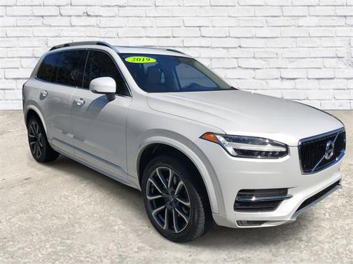 2019 Volvo XC90 T5 Momentum