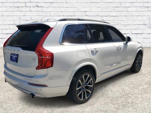 2019 Volvo XC90 T5 Momentum
