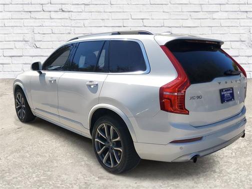 2019 Volvo XC90 T5 Momentum