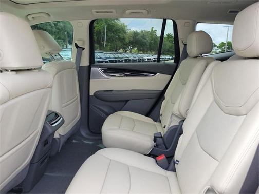 2025 Cadillac XT6 Premium Luxury FWD