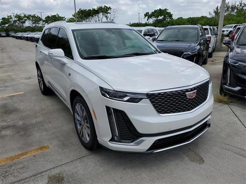 2025 Cadillac XT6 Premium Luxury FWD