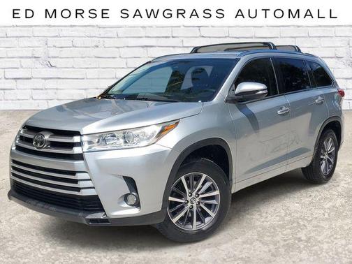 Celestial Silver Metallic 2017 Toyota Highlander XLE