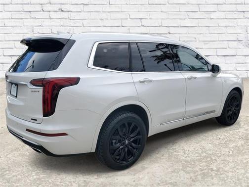 2023 Cadillac XT6 Luxury FWD