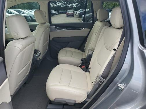 2025 Cadillac XT6 Premium Luxury FWD
