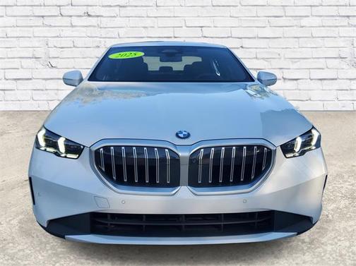 2025 BMW 530 530i