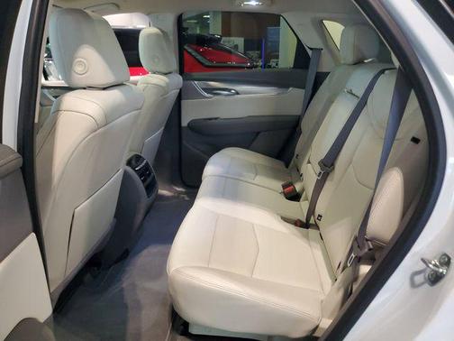 Crystal White Tricoat 2026 Cadillac XT5 Premium Luxury
