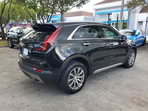 2023 Cadillac XT4 Premium Luxury