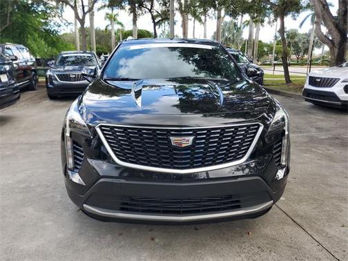 2023 Cadillac XT4 Premium Luxury