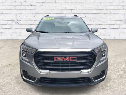 Sterling Metallic 2023 GMC Terrain SLE