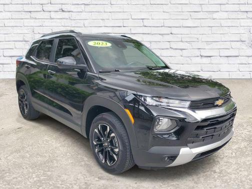 Mosaic Black Metallic 2023 Chevrolet Trailblazer LT