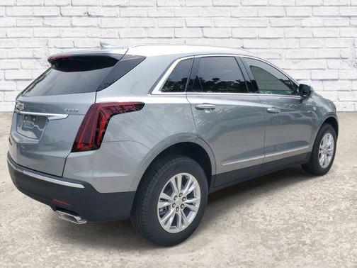 Argent Silver Metallic 2026 Cadillac XT5 Luxury