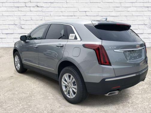 Argent Silver Metallic 2026 Cadillac XT5 Luxury