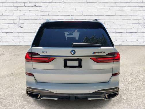 Mineral White Metallic 2020 BMW X7 M50i