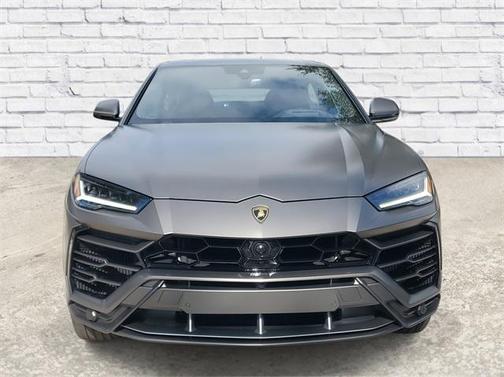 2022 Lamborghini Urus Base