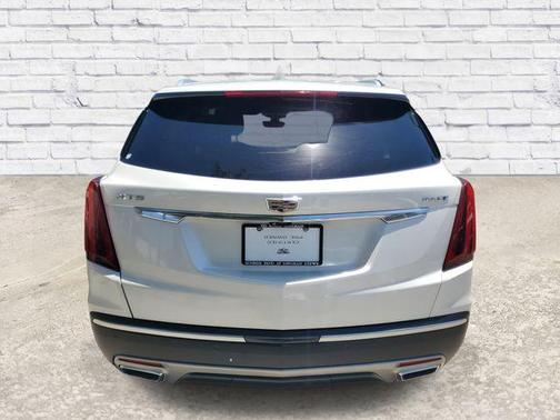 Crystal White Tricoat 2023 Cadillac XT5 Premium Luxury